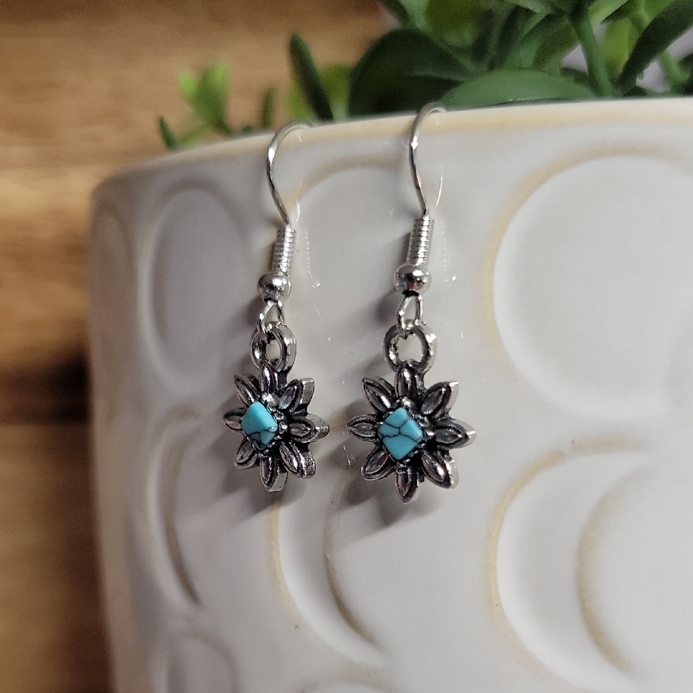 🔥LAST PAIR🔥 SOUTHWESTERN DESERT FLOWER EARRINGS